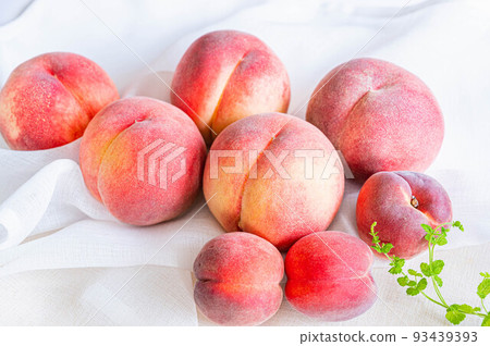 white peach and wasser white peach and wasser 93439393