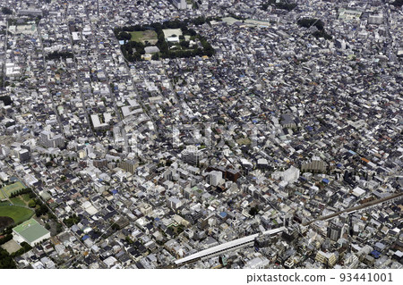 Aerial view of Sangenjaya from above Gakugei Daigaku Station on the Tokyu Toyoko Line 93441001