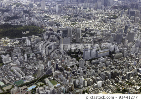 Aerial view near Meguro Station on the Yamanote Line Aerial view near Meguro Station on the Yamanote Line 93441277