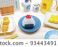 Miniature izakaya interior and various food miniatures, mainly rice balls 93443491