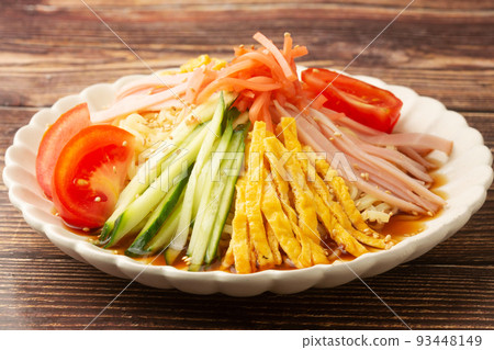 chilled Chinese noodles chilled Chinese noodles 93448149