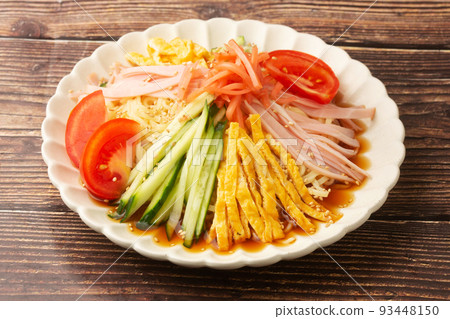 chilled Chinese noodles chilled Chinese noodles 93448150