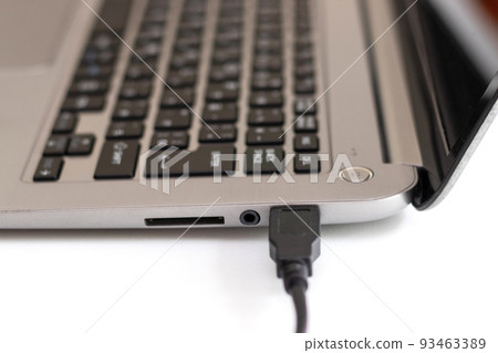 連接到筆記本電腦的 USB 電纜 連接到筆記本電腦的 USB 電纜 93463389