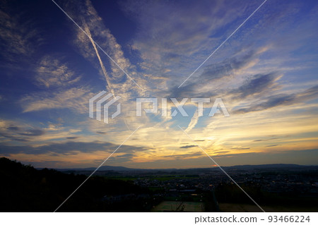 Kizugawa City, Kyoto Prefecture Castle ruins park/famous place for sunset Kizugawa City, Kyoto Prefecture Castle ruins park/famous place for sunset 93466224