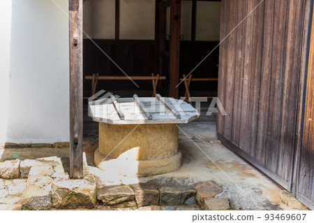 An old-fashioned well in a traditional Japanese house An old-fashioned well in a traditional Japanese house 93469607