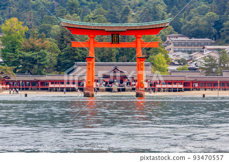 Itsukushima Shrine Otorii 93470557