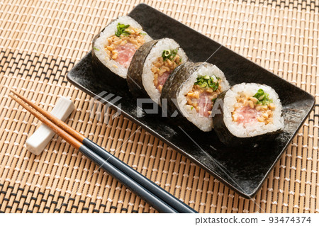 Negitoro and natto thick roll 93474374