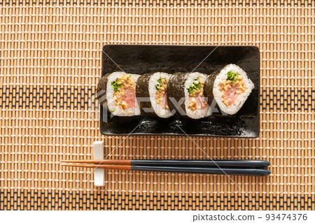 Negitoro and natto thick roll 93474376