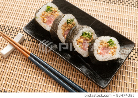 Negitoro and natto thick roll 93474385