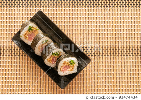 Negitoro and natto thick roll 93474434