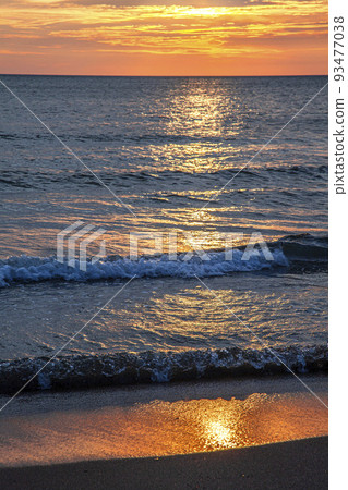 Nishihama coast evening view 93477038