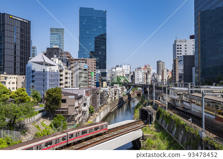 從御茶水 / Hijiri 橋 / 東京地鐵丸之內線列車在地面上觀看(2022 年 5 月) 從御茶水 / Hijiri 橋 / 東京地鐵丸之內線列車在地面上觀看(2022 年 5 月) 93478452