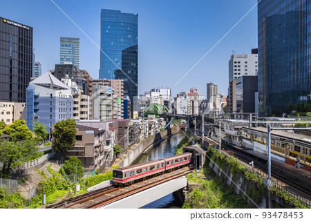 View from Ochanomizu / Hijiri Bridge / Tokyo Metro Marunouchi Line train running on the ground (May 2022) View from Ochanomizu / Hijiri Bridge / Tokyo Metro Marunouchi Line train running on the ground (May 2022) 93478453