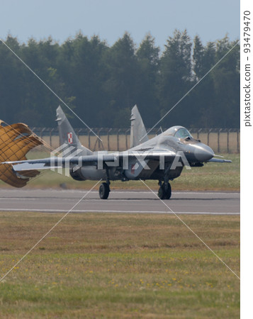 波蘭空軍 MiG-29 支點著陸 93479470