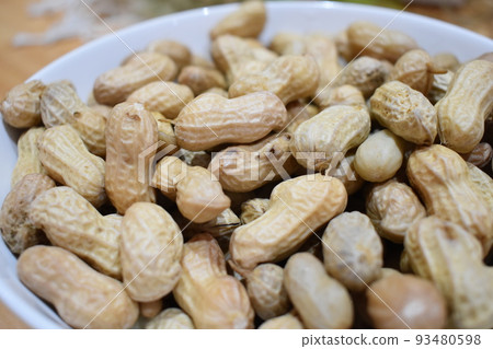 Peanuts boiled in salt 93480598