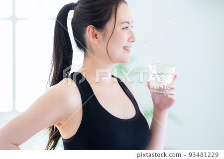 Female diet water hydration mineral water fitness beauty exercise Female diet water hydration mineral water fitness beauty exercise 93481229