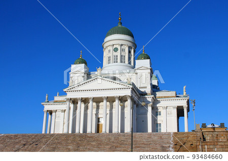 Helsinki Cathedral in a cold winter day Helsinki Cathedral in a cold winter day 93484660
