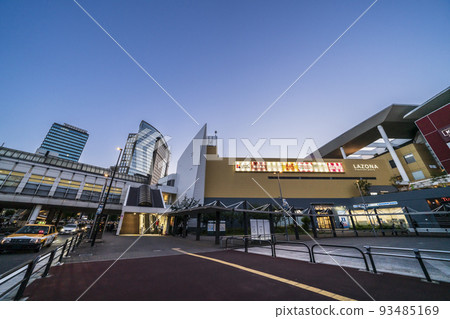 Night view of the city at the west exit of Kawasaki Station [Kawasaki City, Kanagawa Prefecture] 93485169