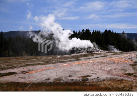 The castle geyser and the white eruption The castle geyser and the white eruption 93486332
