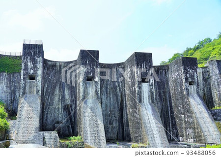 Hounenike Dam (Kannonji City, Kagawa Prefecture) Arch Dam Important Cultural Property 93488056