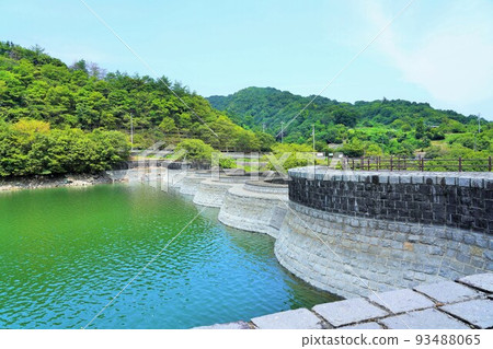 Hounenike Dam (Kannonji City, Kagawa Prefecture) Arch Dam Important Cultural Property 93488065