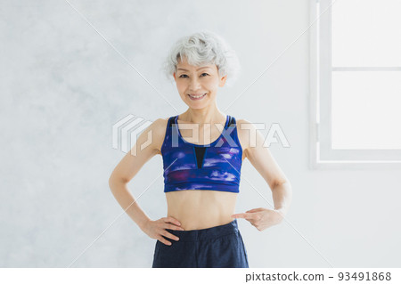 sportswear gray hair woman 93491868