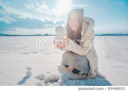 Let's make a snowman 93496835