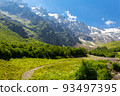 The trail in the mountains leading to the glacier. 93497395