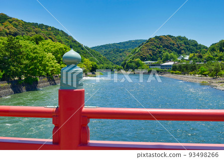 從朝霧橋看到的宇治川(京都府宇治市) 從朝霧橋看到的宇治川(京都府宇治市) 93498266