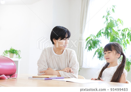 Study parent and child mother and daughter Study parent and child mother and daughter 93499483
