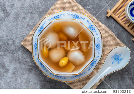 Glutinous Rice Balls in Sweet Ginger Soup. 93500218