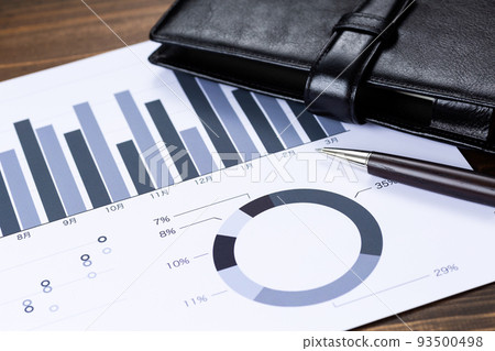 圖表、筆記本和圓珠筆 93500498