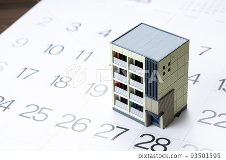 Calendar and ballpoint pen 93501595