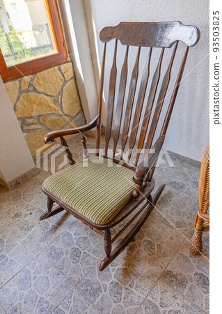Wooden Rocking Chair 93503825