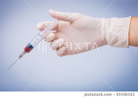 Health nurse worker with vaccine syringe 93506581