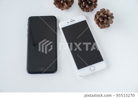 Having two smartphones is not uncommon nowadays Having two smartphones is not uncommon nowadays 93513270