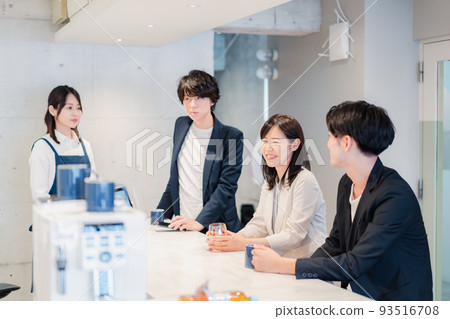 Customers gathering at the cafe 93516708