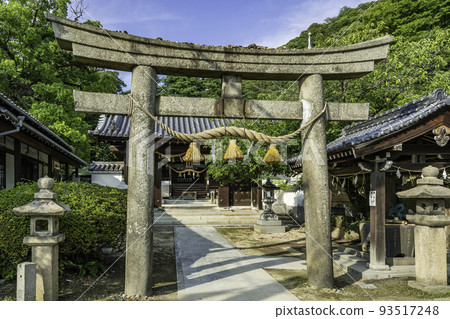 糸崎神社鳥居（廣島縣三原市） 93517248