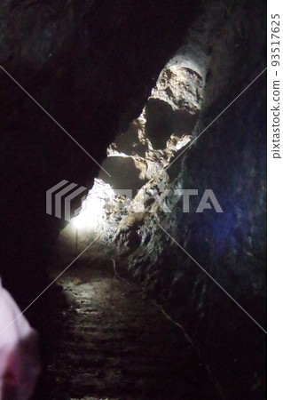 Scenery of Mabu Okubo at Iwami Ginzan Silver Mine 93517625