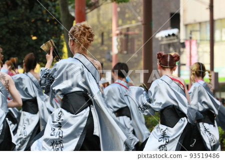 Okayama's summer festival, the main event dance of the Momotaro Festival Okayama's summer festival, the main event dance of the Momotaro Festival 93519486