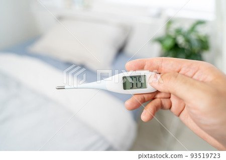 Thermometer Temperature measurement Body temperature measurement 37.9°C 93519723