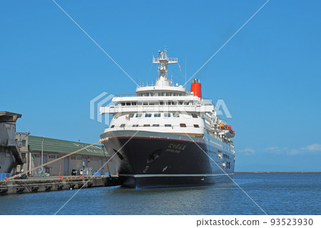 Nippon Maru / Otaru Port Wharf No. 3 Nippon Maru / Otaru Port Wharf No. 3 93523930