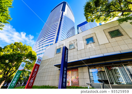東京江東區豐洲街景:豐洲中心大樓別館和豐洲中心大樓 東京江東區豐洲街景:豐洲中心大樓別館和豐洲中心大樓 93525959