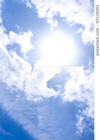 夏天天空太陽和雲彩橫濱 93526001