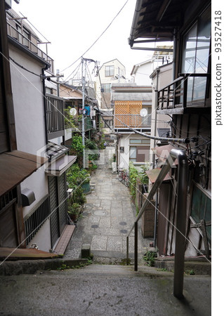 樋口一葉菊坂故居遺址(一葉樓梯) 樋口一葉菊坂故居遺址(一葉樓梯) 93527418