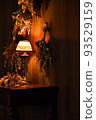 乾花和古典檯燈 93529159