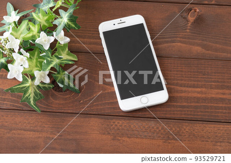 現在必備的智能手機 現在必備的智能手機 93529721