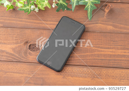 現在必備的智能手機 93529727