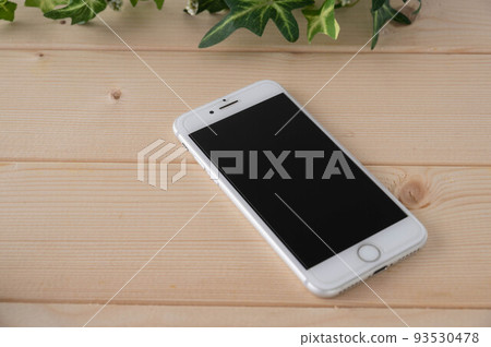 現在必備的智能手機 現在必備的智能手機 93530478