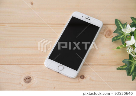 現在必備的智能手機 現在必備的智能手機 93530640